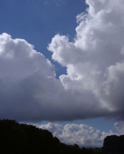 Cumulus clouds over Llansadwrn at 0947 GMT on 5 Sugust 2001: Photo ©  D. Perkins. 